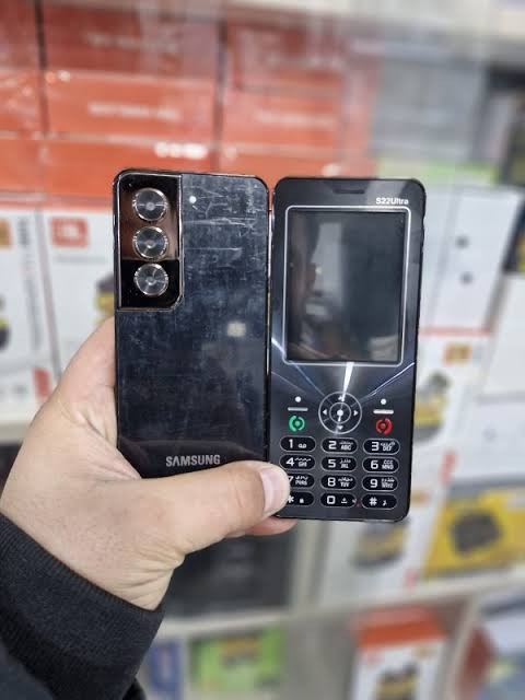 گوشی ساده دکمه ای برند مکس فون MAXFONEمدل S22 pro