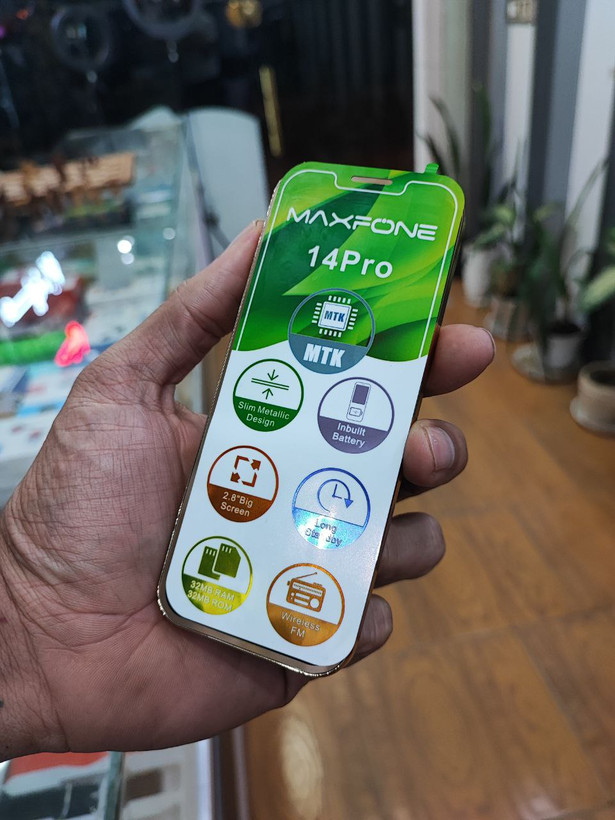 گوشی ساده دکمه ای برند مکس فون MAXFONEمدل S22 pro